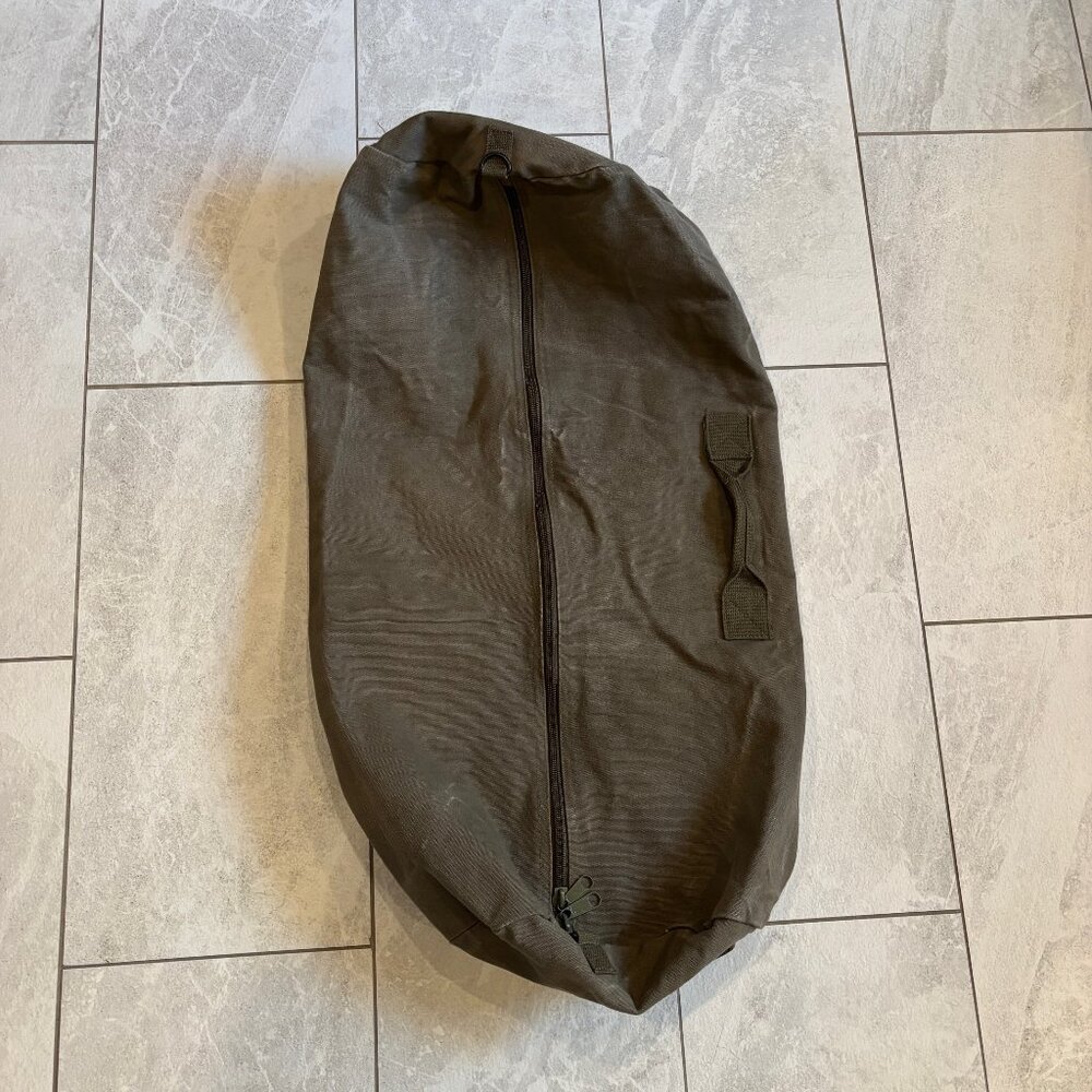 Vintage Green Zipped Army Duffel Bag